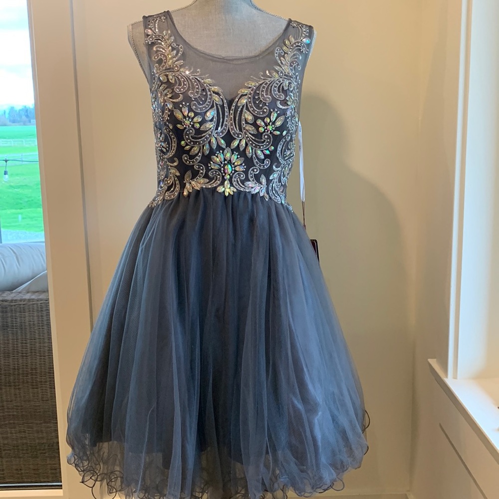NWT. Juliet prom or grad dress